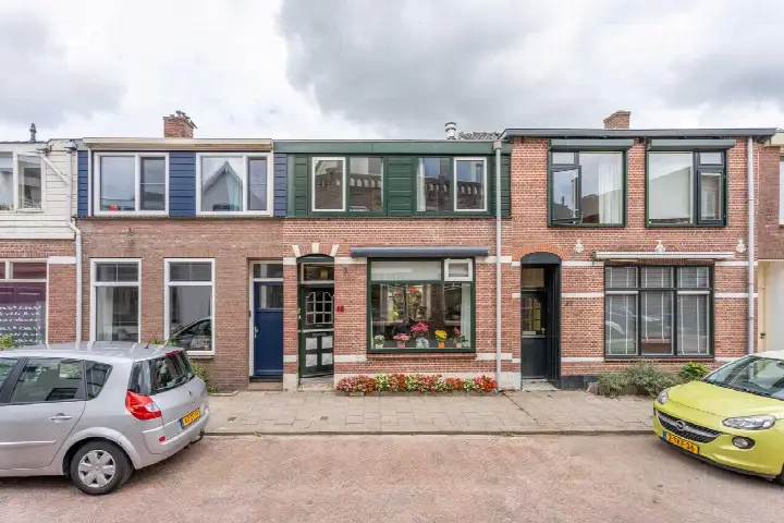 Terraced house for sale: Meerstraat 45, Oranjebuurt Hillegom