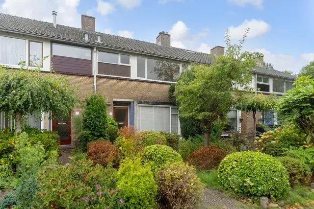 Tussenwoning te koop: Meester Philipslaan 25, Huis te Lande Rijswijk