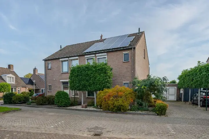 Semi-detached for sale: Meester Theelenstraat 10, Helenaveen kern Helenaveen