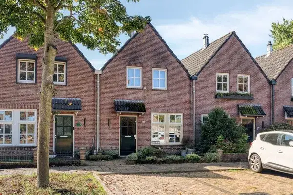 Tussenwoning te koop: Meester van Busselstraat 6, Neerakkers Mierlo
