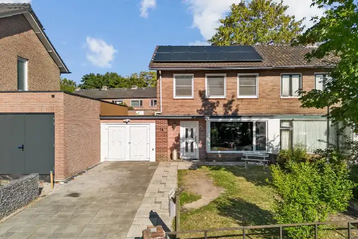 Corner house for sale: Meester van Rennesweg 1A, De Enk Renkum