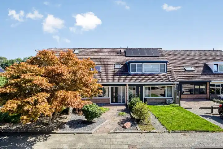 Tussenwoning te koop: Meester Zuidemastraat 49, Haulerwijk-Noord-Oost Haulerwijk