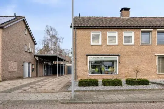 Semi-detached for sale: Meeuwenlaan 20, Hoogerheide Made
