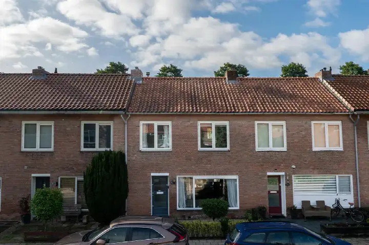 Tussenwoning te koop: Meeuwenstraat 21, Watervogelbuurt Amersfoort