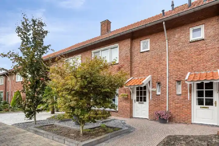 Tussenwoning te koop: Meeuwenstraat 25, Zuid-Berghuizen Oldenzaal