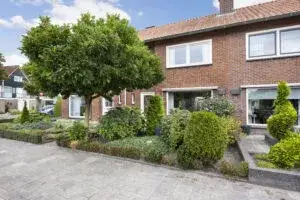 Tussenwoning te koop: meeuwenstraat 3, Zuid-Berghuizen Oldenzaal