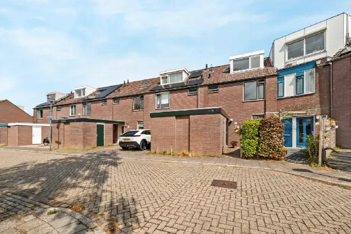 Tussenwoning te koop: Meeuwenveld 78, Aetsveld-Zuid Weesp