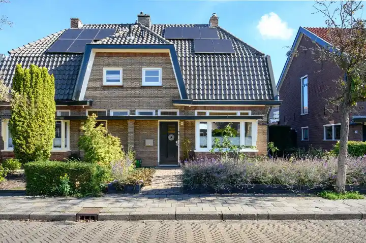 Twee-onder-één-kap te koop: Meidoornlaan 10, Brummense Enk West Brummen