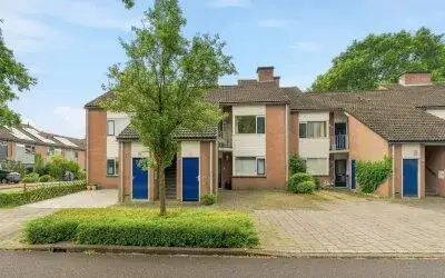 Appartement te koop: Meidoornlaan 65, Dieren-Noord boven spoorlijn Dieren
