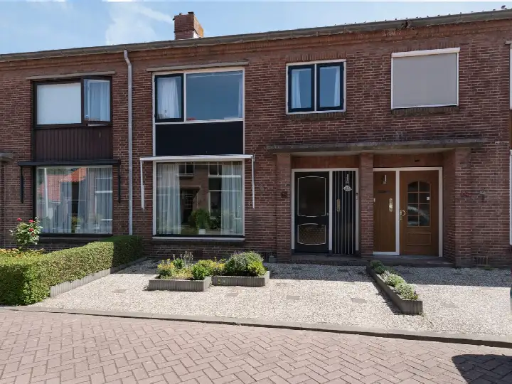 Terraced house for sale: Meidoornstraat 13, Roelofarendsveen-Noord Roelofarendsveen