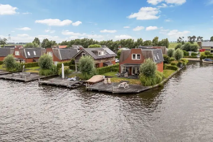 Vrijstaande woning te koop: Meinesleatwei 35, Akkrum Akkrum