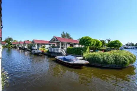 Vrijstaande woning te koop: Meinesleatwei 8, Akkrum Akkrum