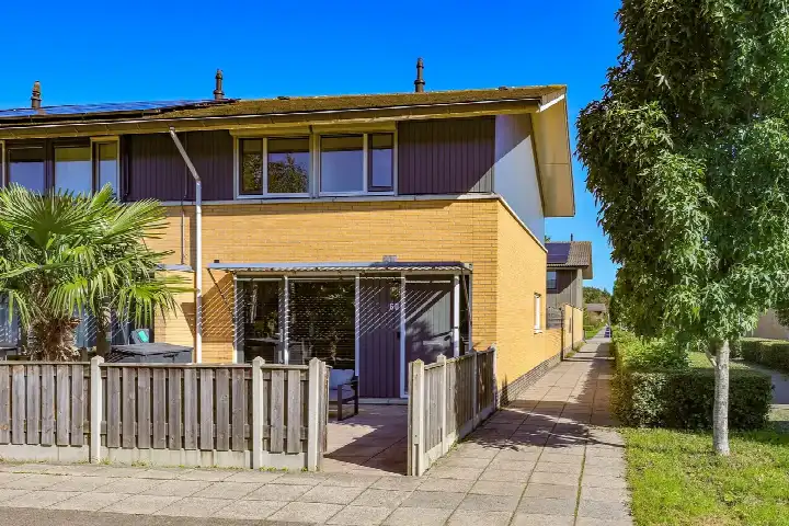 Hoekwoning te koop: Meistraat 60, Seizoenenbuurt Oost Almere