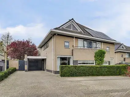 Twee-onder-één-kap te koop: Melickstraat 11, Leeuwerik Zuid Tilburg