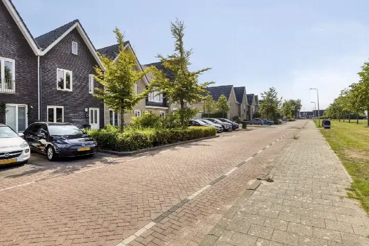 Tussenwoning te koop: Melkweg 32, Kreken van Nibbeland Zuidland