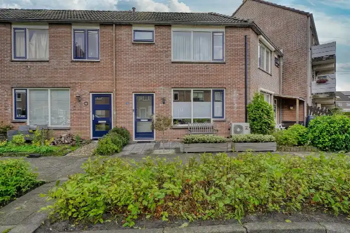 Terraced house for sale: Melkweglaan 53, Buitengebied Hazerswoude-Rijndijk Hazerswoude-Rijndijk
