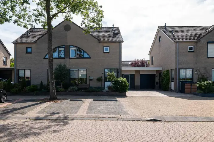 Tussenwoning te koop: Menkemaborgstraat 4A, Out Jaar Hellevoetsluis