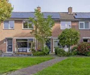 Tussenwoning te koop: Menpad 26, Eerste Kruisdiep Nieuw-Weerdinge