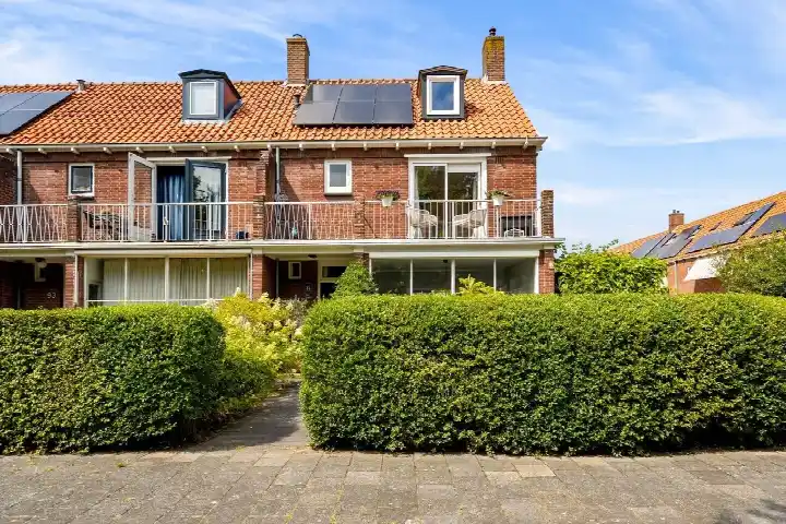 Corner house for sale: Meppelerstraatweg 95, Hogenkamp Zwolle