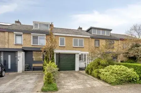 Terraced house for sale: Merelhoven 233, Merelbuurt Capelle Aan Den Ijssel