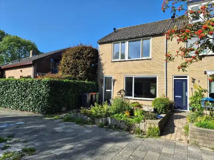 Corner house for sale: Merelstraat 1, Debbemeer-Noord Warmenhuizen