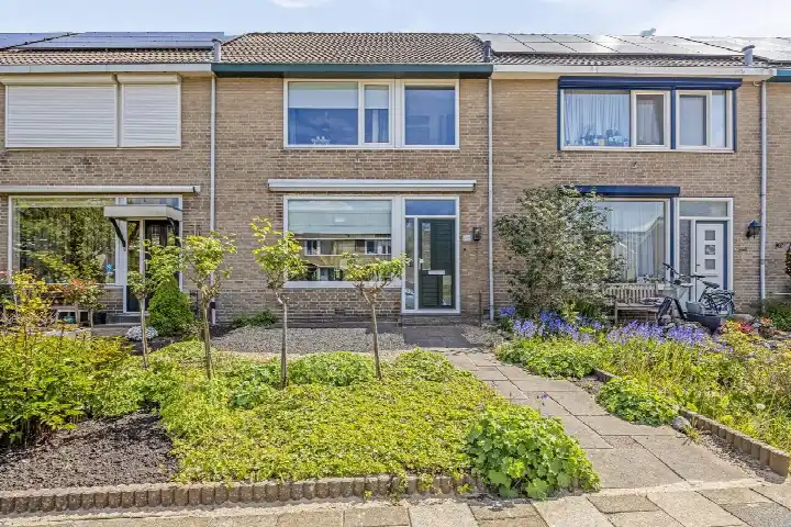 Terraced house for sale: Merelstraat 13, Vogelbuurt-Zuid Sliedrecht