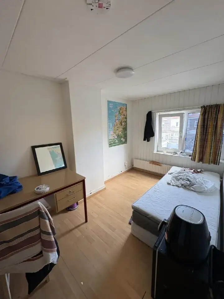 Kamer te huur: Merelstraat 44-4, Vogeltjesbuurt West Tilburg