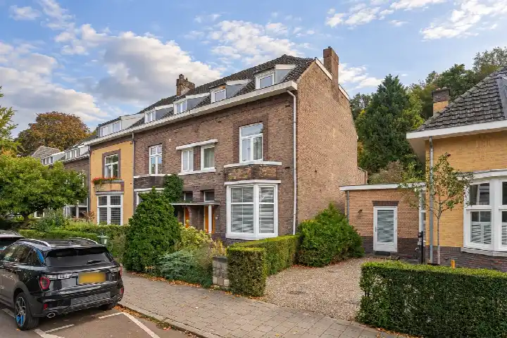 Corner house for sale: Mergelweg 133A, Jekerdal Maastricht