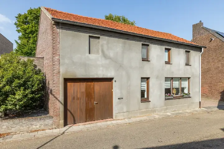 Twee-onder-één-kap te koop: Merkelbeekerstraat 6, Schinveld Schinveld