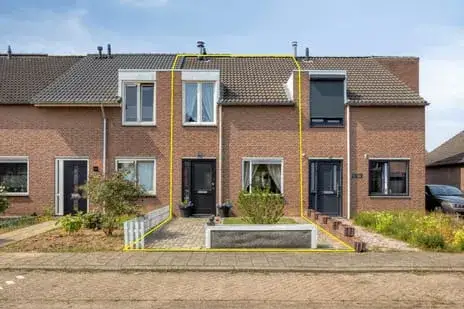 Terraced house for sale: Merkelstraat 13, Maasbracht Maasbracht