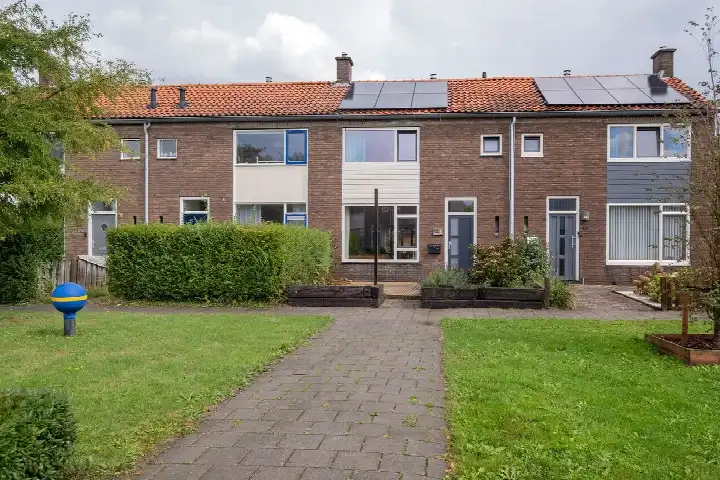 Tussenwoning te koop: Mesdagstraat 42, Schildersbuurt Assen