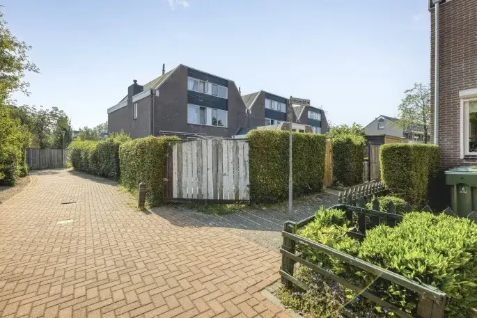 Terraced house for sale: Metsustraat 20, Oud-Beijerland Zuidwijk Oud-Beijerland