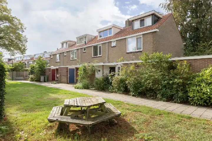 Tussenwoning te koop: Meyenhagen 27, Tuindorp Bilthoven