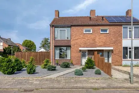 Twee-onder-één-kap te koop: Mezenstraat 24, Kern Heythuysen Heythuysen