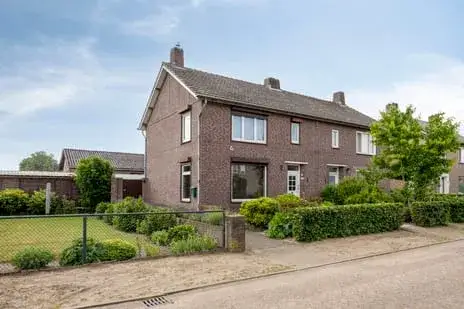 Twee-onder-één-kap te koop: Mgr Bekkersstraat 6, Ledeacker Ledeacker