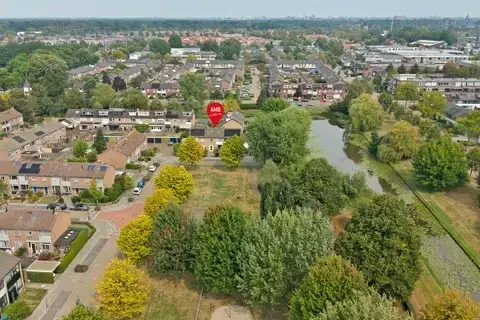 Tussenwoning te koop: Mgr. Goossenssingel 5, De Baarzen Vught