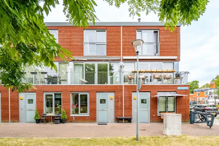 Tussenwoning te koop: Mgr. Hoogveldplein 3, Zuilen-Noord Utrecht