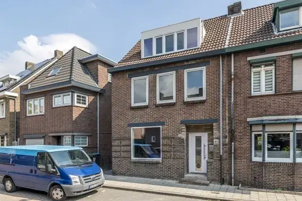 Twee-onder-één-kap te koop: Mgr. Lebouillestraat 43, Hoensbroek-Centrum Hoensbroek