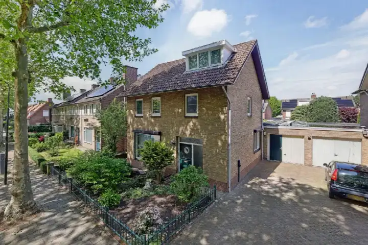 Semi-detached for sale: Mgr. van de Venstraat 44, Wijbosch Schijndel