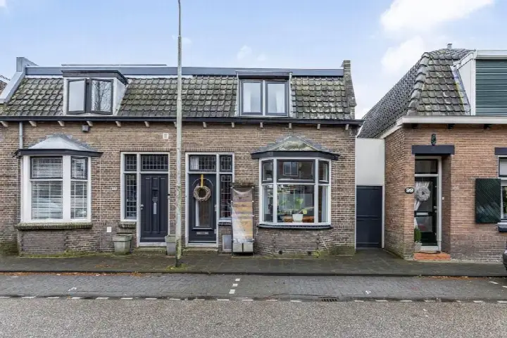 Semi-detached for sale: Middeldiepstraat 101, Buitenuitbreiding-Oost Sliedrecht