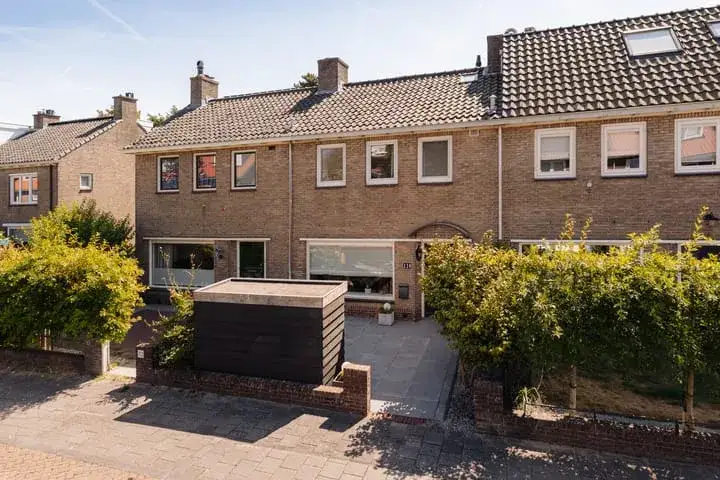 Terraced house for sale: Middelweg 110, Groot Deijleroord-Ter Weer Wassenaar