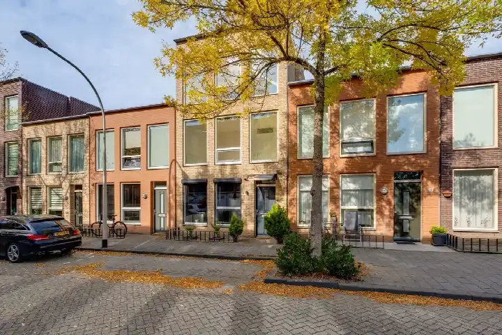 Terraced house for sale: Middelweg 12, Rode Dorp Deventer