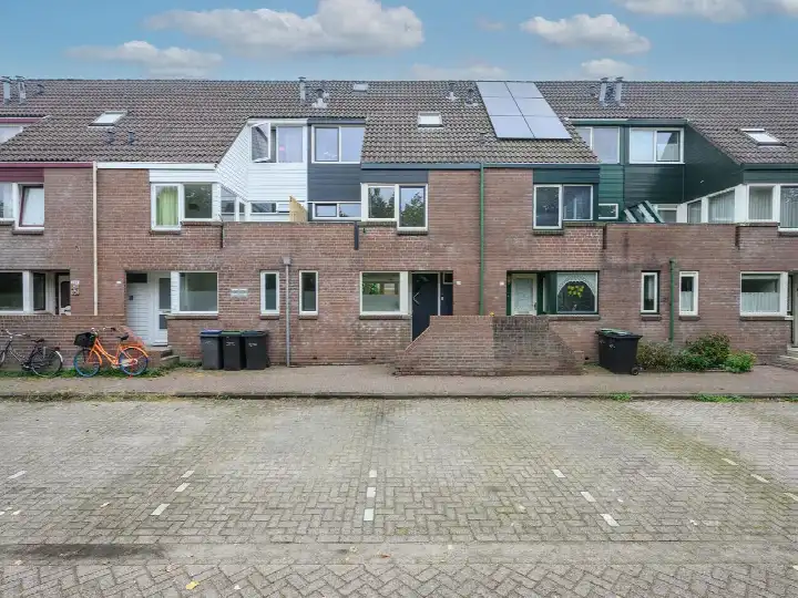 Terraced house for sale: Middenhof 204, Middenhof en Uithof Almere