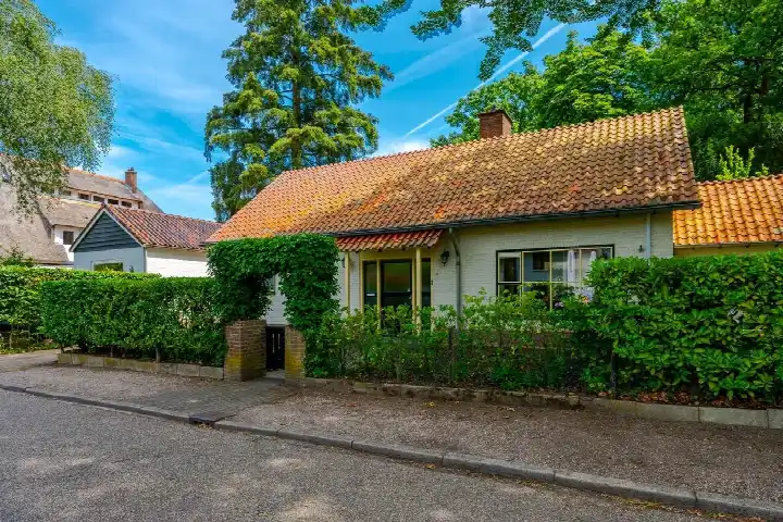 Detached house for sale: Middenlaan 22, Doorn-Centrum Doorn