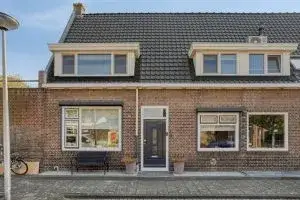 Semi-detached for sale: Middenstraat 9, Buitenuitbreiding-West Sliedrecht