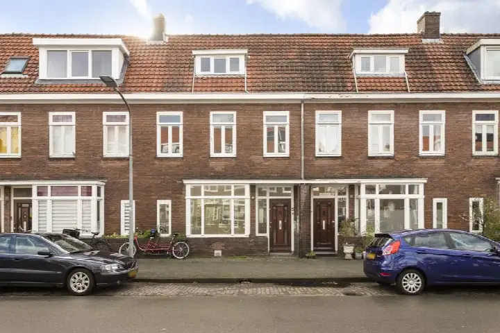Tussenwoning te huur: Middenweg 122, Burgemeesterskwartier Haarlem