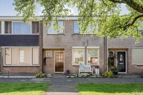 Terraced house for sale: Middenweg 69, Zuid Hoogeveen