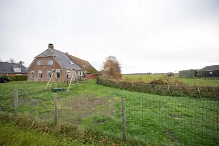 Detached house for sale: Miedwei 28, Verspreide huizen Surhuizum Surhuizum