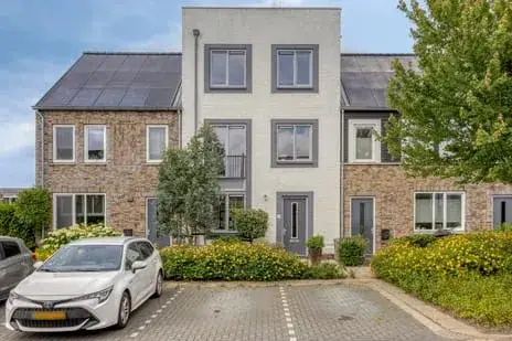 Tussenwoning te koop: Mierikswortel 28, Roelofarendsveen Roelofarendsveen