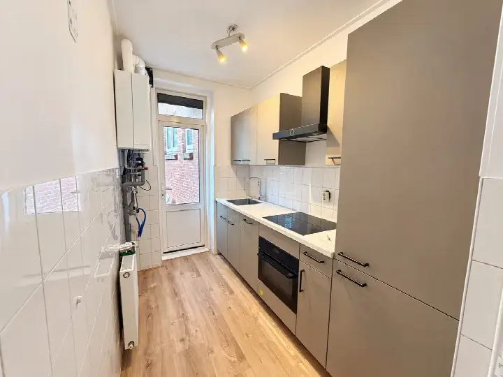 Home for rent: Mijnsherenlaan, Tarwewijk Rotterdam
